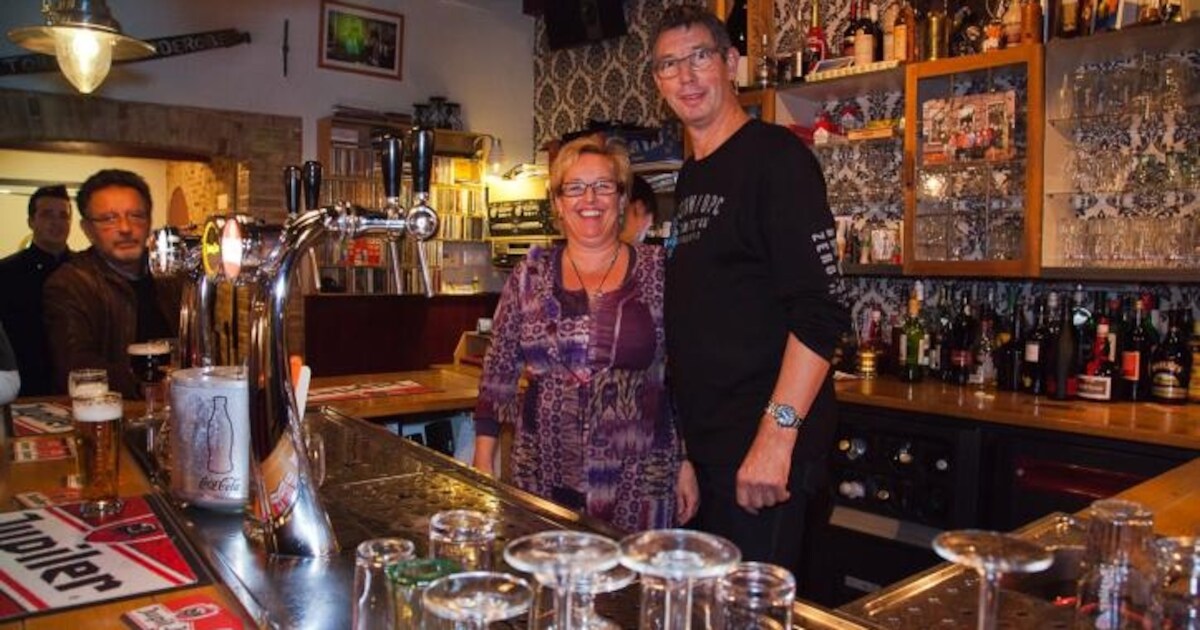 Ouwerkerk: Knipcafé De Barbier