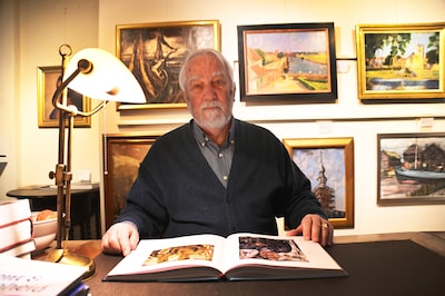 Joost (80) voer de wereld rond, maar vond zijn grootste liefde in kunst: ‘Het is me altijd voor de wind gegaan’