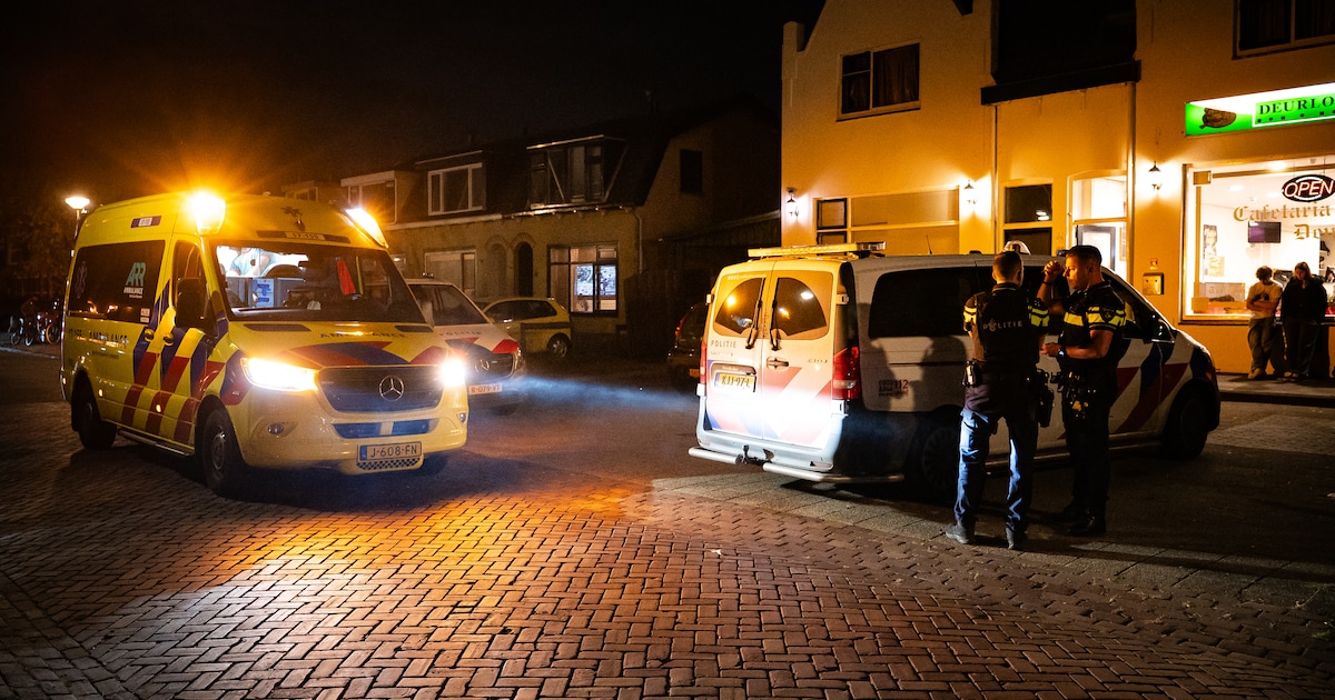 Politie valt twee woningen binnen na steekincident in Hellevoetsluis: aanleiding was mislukte berovi