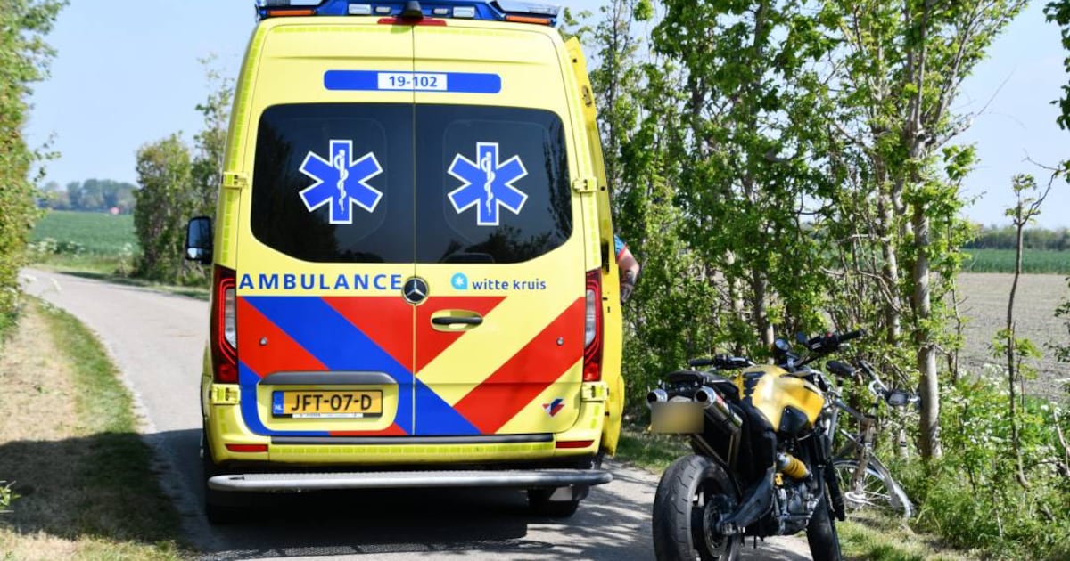 Drie gewonden bij botsing tussen motor en fietsers in Westkapelle