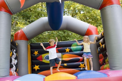 Beweegmeemarkt in Sint-Maartensdijk met activiteiten voor jonge kinderen