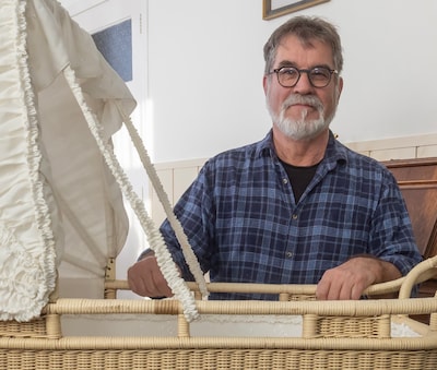 Dick uit Oosterland lag als baby in de wieg van prinses Beatrix: ‘Ik sliep erin als een prins’