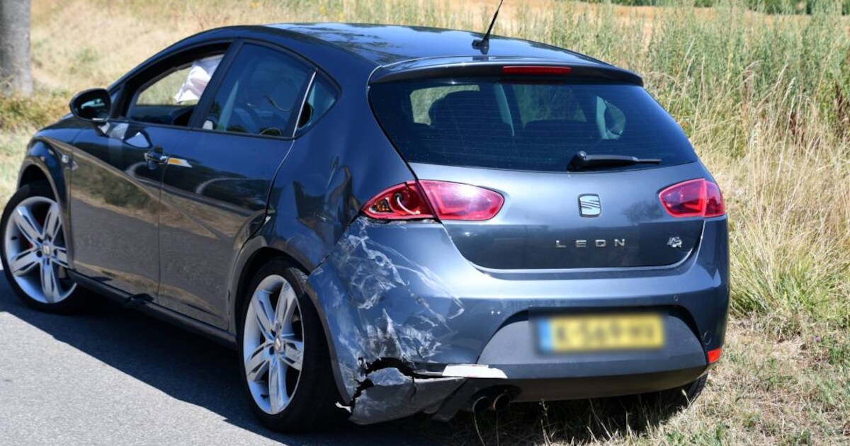 Automobilist krijgt medische zorg na botsing op in Goes