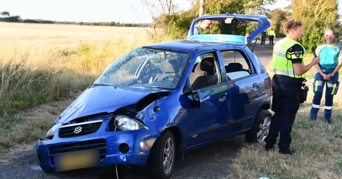 Uitje van drie broers en vriend eindigt in drama: auto slaat over de kop, alle inzittenden gewond