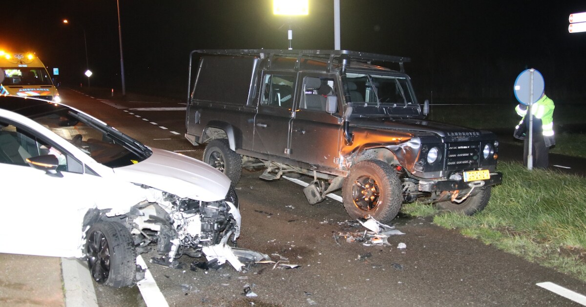Auto's zwaar beschadigd bij botsing Rondweg Biggekerke