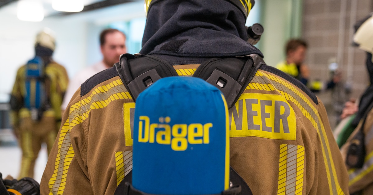 Vier personen lopen CO-vergiftiging op na aansteken van vuurkorf in woonkamer in Deurne