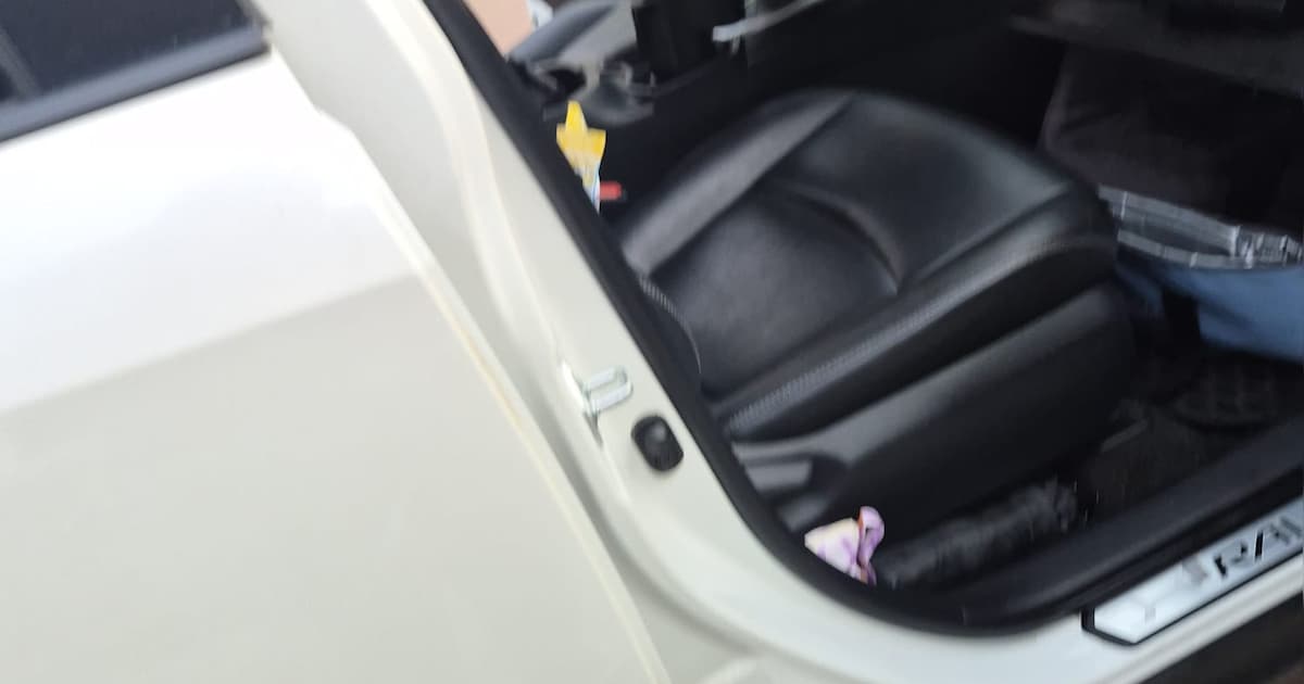 Oudenhoorn slaat handen ineen: dorp jaagt op dieven na mislukte auto-inbraak