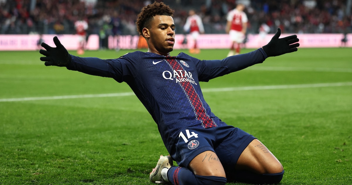 PSG-aanvaller Désiré Doué ontvangt Golden Boy Award voor grootste ...
