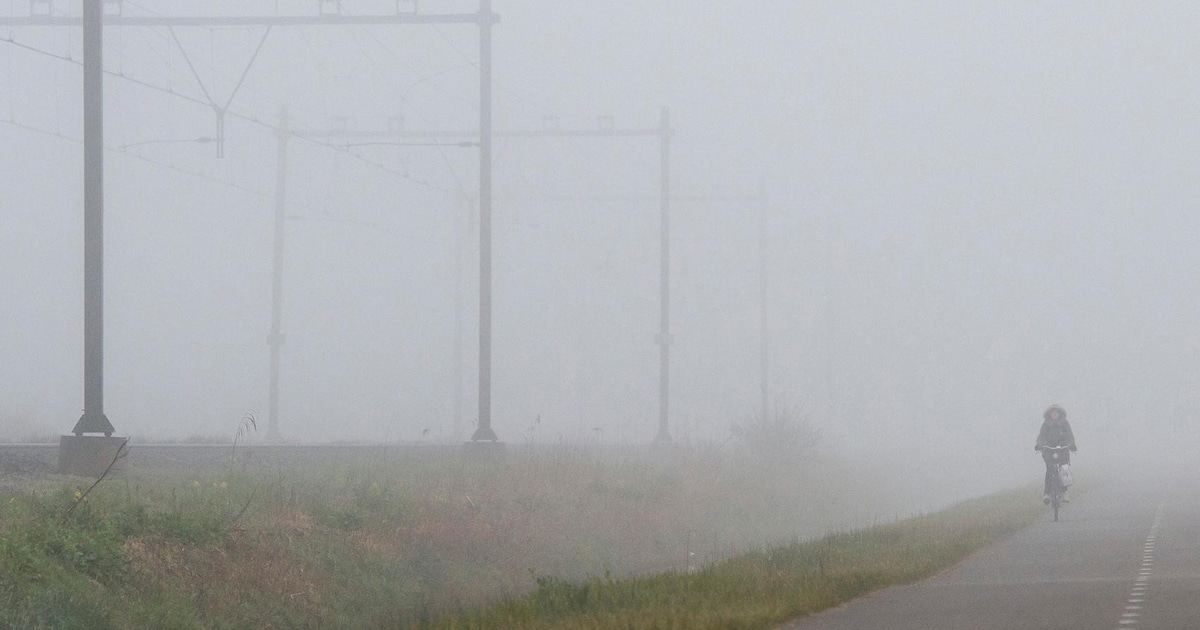 Opklaringen en lokaal nevel of mist in Vlissingen in de nacht