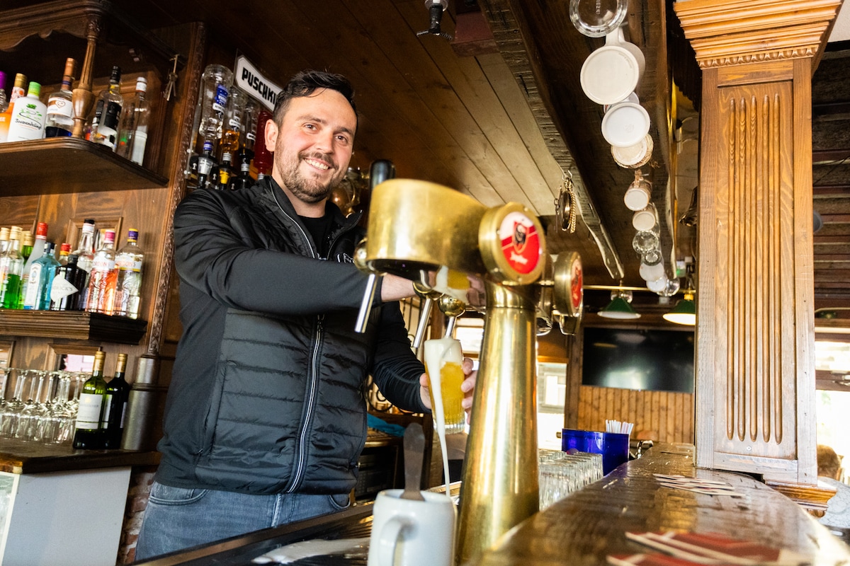 Tom Vael gaat als nieuwe kroegbaas van café Lazarus voor zijn passie ...