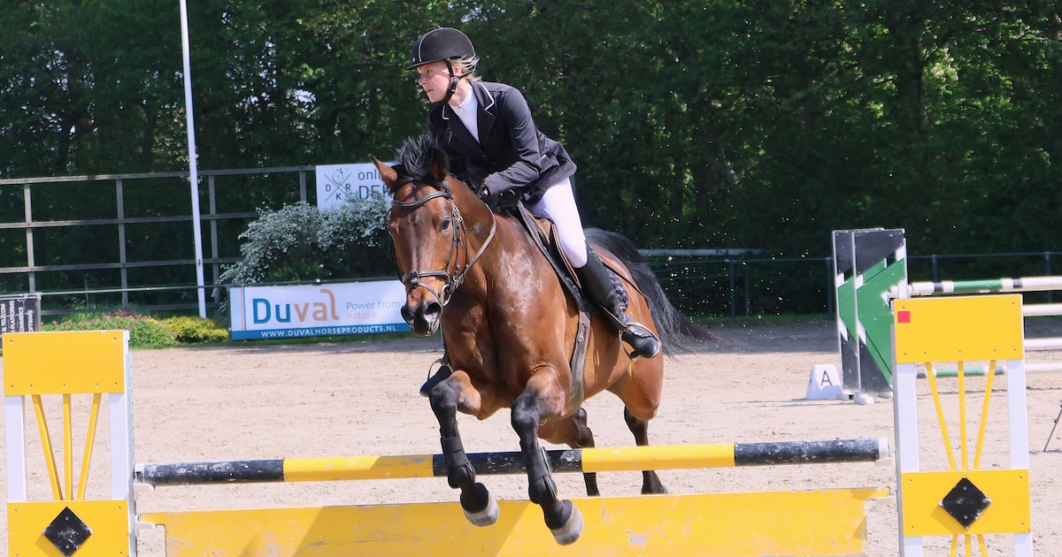 Nichtjes strijden in Nieuw- en Sint Joosland om de zege, Manon Rijk-Steijn wint op het paard van haa