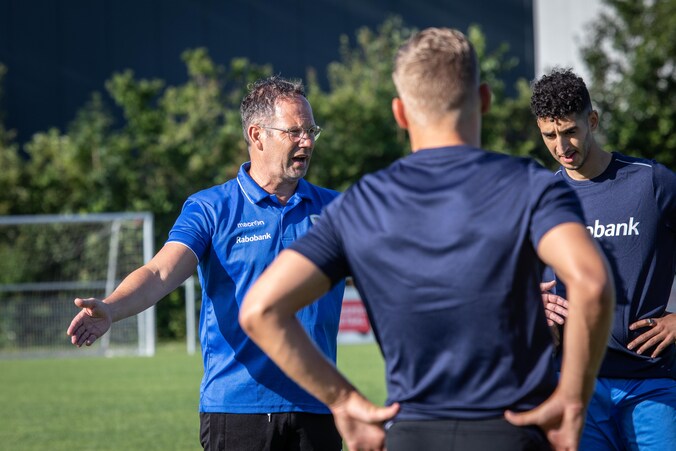Ajax haalt ‘expert’ Dolf Roks in huis: ‘Ik zie hier veel zaken die echt ...