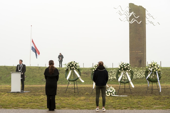 ‘Geen koningspaar bij de nationale herdenking van de Ramp, ik durf het ...