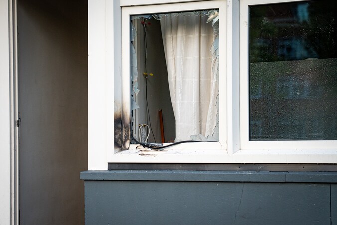 Ruit gesprongen na explosie bij woning in Rotterdam-Feijenoord | Regio ...