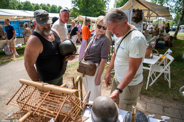 Brol met Brel? ‘Ben jij gek, brocante is geen rommel’ | Regio | PZC.nl