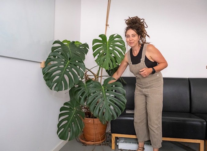 Femke is de ideale plantenoppas: ‘Deze gatenplant logeert al vier jaar ...