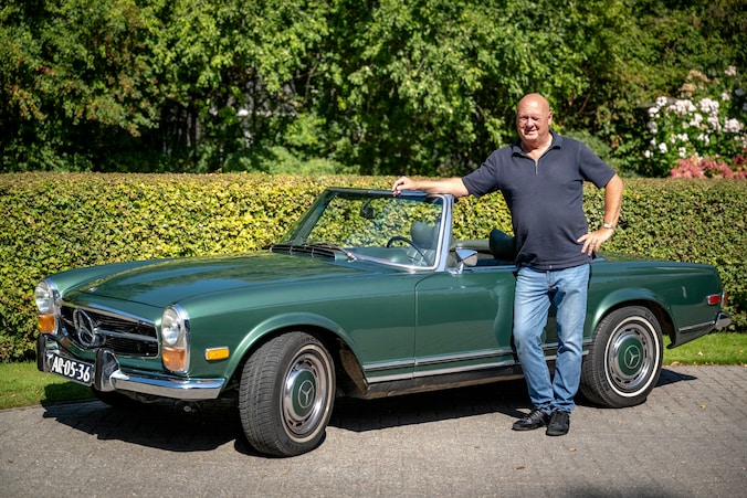 André had al 21 Mercedessen: ‘Twee werden binnen een week gestolen ...