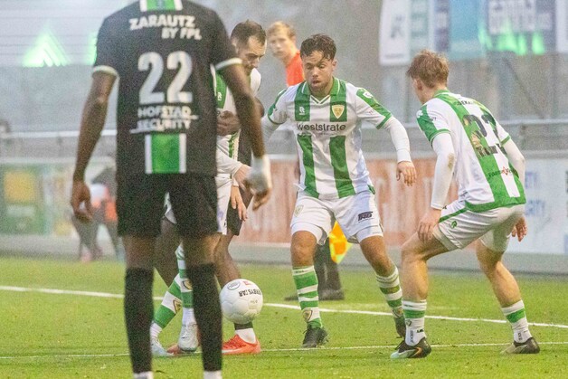 Koploper Kloetinge boekt tegen Scheveningen de tiende overwinning van ...
