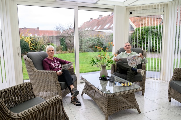 Hun huis ligt op een prachtplek, maar Leo en Corry betrekken kleiner ...
