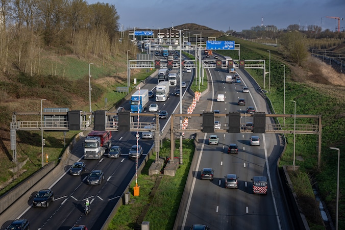 Long delays on the Antwerp Ring due to accident near Kennedy Tunnel