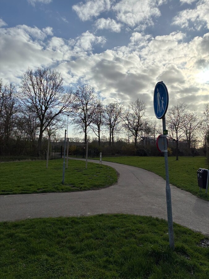 Achteringang van sportcomplex De Sprong in Middelburg is dicht | Regio ...