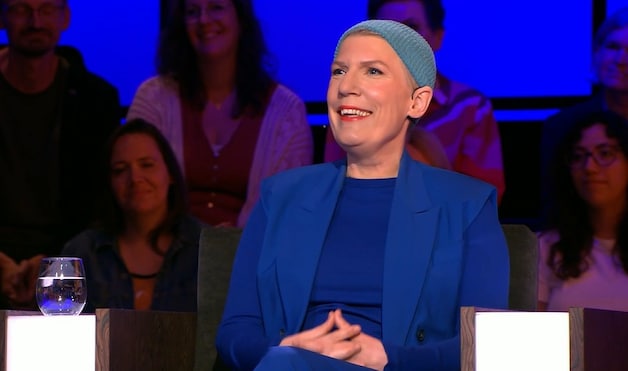 Bekijk hoe Paulien Cornelisse in De slimste mens vertelt over haar ziekte