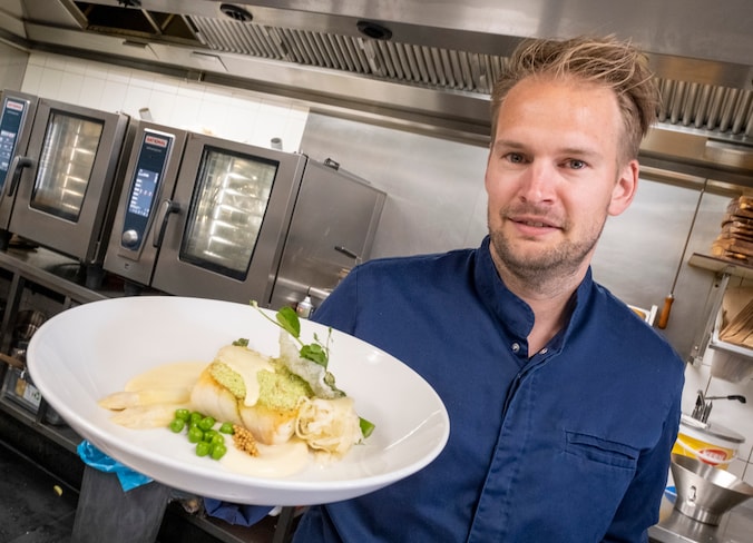 Kabeljauw met dashi-botersaus, gasten rijden er voor om naar De Zeezot ...