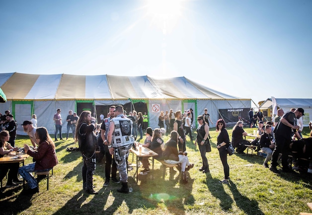 Zeeuwse festivalseizoen barst los: ‘Als die tent omhoog gaat, dan denk ...