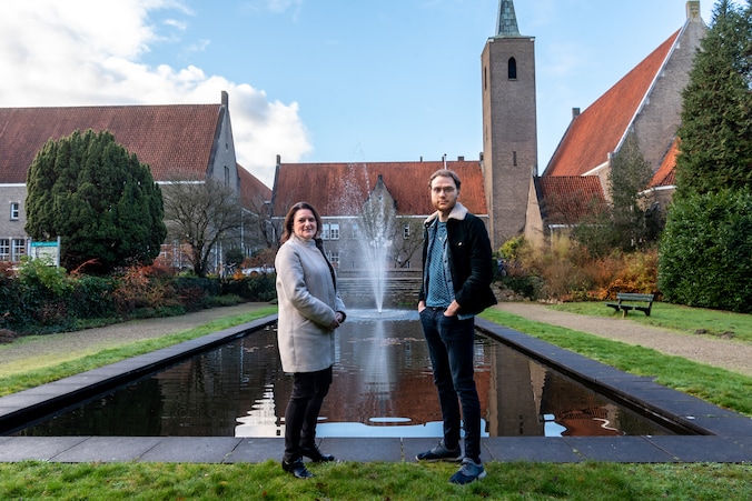 Ynte (22) kon niet meekomen op school, maar dankzij dit bedrijf heeft ...