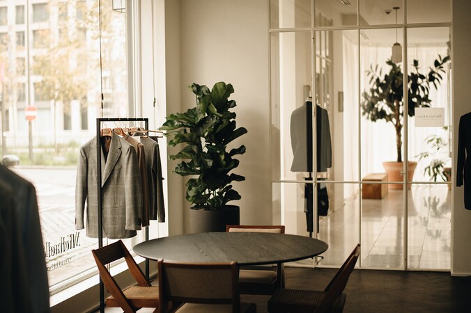 ‘Slow tailored’ trouwkostuum? Michael & Giso opent op Frankrijklei ...