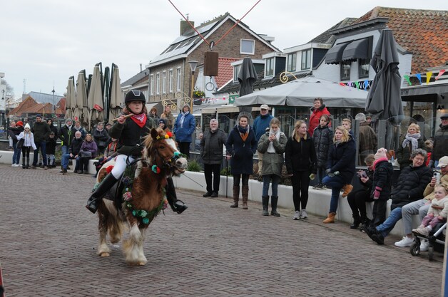 Het was weer genieten: Paarden en kinderen bij straô Renesse stralen ...
