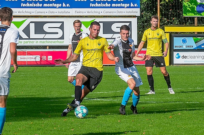 Het is aanpoten in de vierde divisie voor Zeeuwen De Witte en Gunter ...
