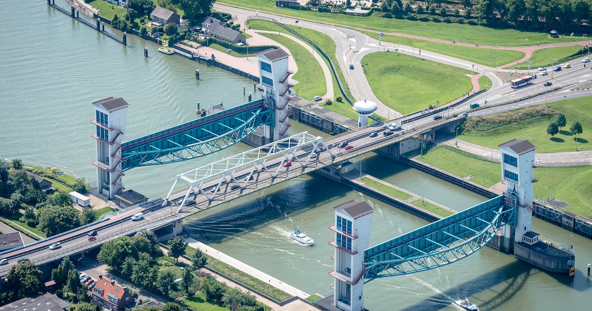 Vooraf aan langdurige zomerafsluiting: Algerabrug nachten dicht voor werkzaamheden
