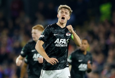 ‘Bijna wetenschappelijk inzicht als voetballer’: Sven Mijnans, voormalig Botlek-stagiair, ontwikkelt zich razendsnel