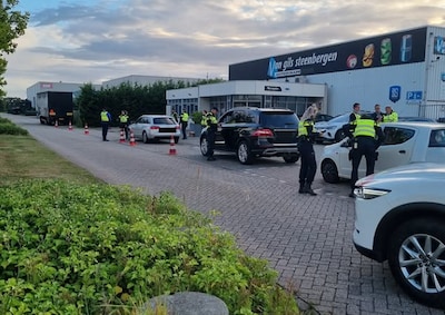 Grote verkeerscontrole in Steenbergen en Dinteloord: tientallen bekeuringen en voertuig in beslag genomen