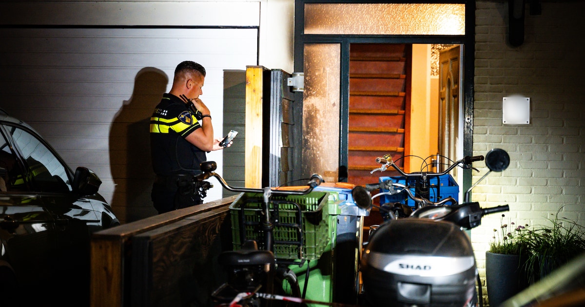 Explosie bij woning in Brielle, politie doet onderzoek