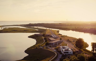 Watersnoodmuseum viert 25 jaar met symposium en nieuwe podcast over rampenherdenking