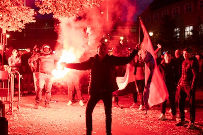 Burgemeesters overal in lastige spagaat om azc-demonstraties: ‘Verbieden kan alleen als bloedvergieten dreigt’
