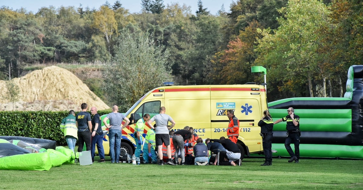 Ernstig ongeluk met springkussen in Esbeek: twee kinderen gewond, traumahelikopter geland
