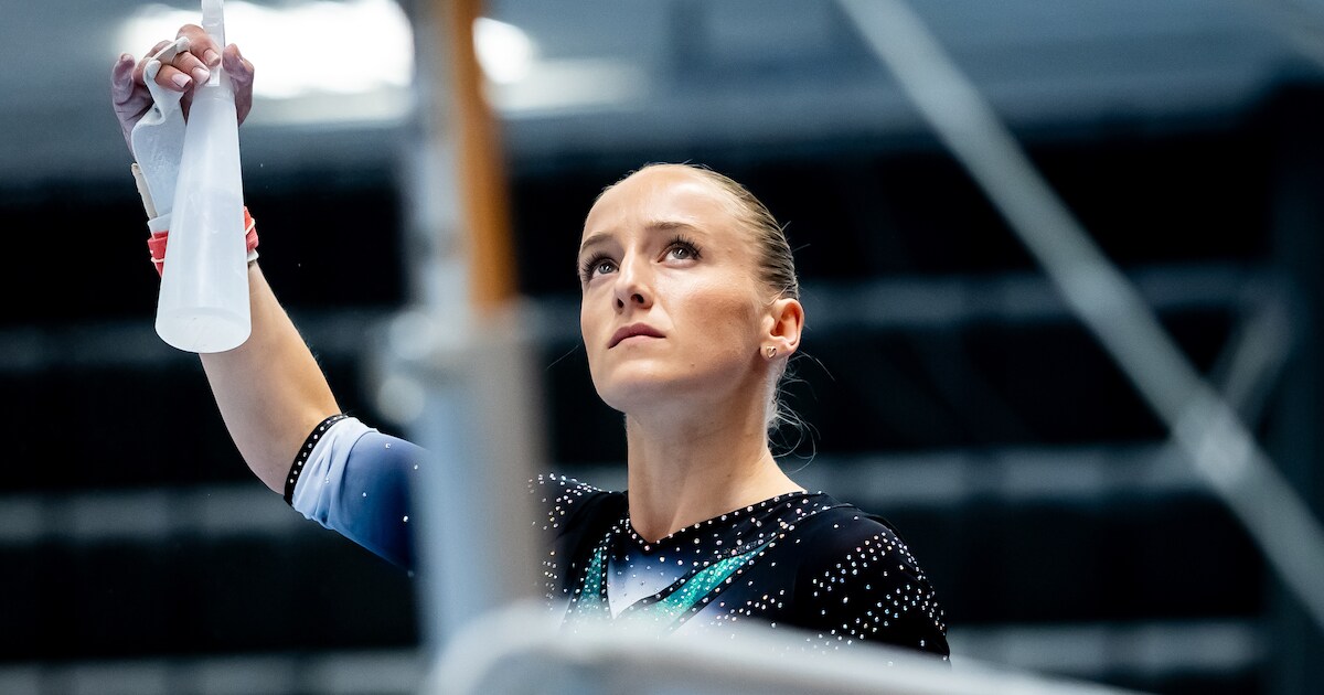 Sanne Wevers na val uitgeschakeld op balk bij EK turnen: ‘Dan overvalt het je dat je zo’n fout maakt