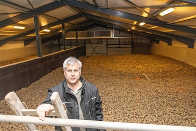 Boer krijgt niks voor z’n aardappels, maar prijs in de supermarkt daalt niet