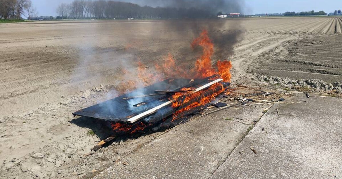 Flinke boete voor afvalverbranding bij Lewedorp