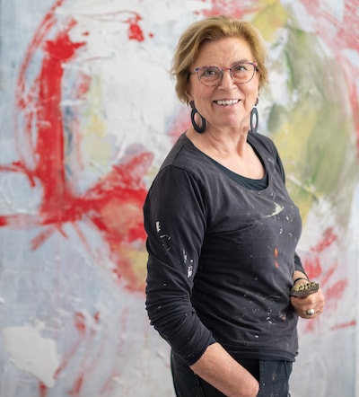 Kunstenares Marian overwon tegenslag na tegenslag en maakt nu een comeback: ‘Mijn leven is beter dan