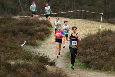 Elf marathons, kanker, gescheurde pezen én geschept door een auto: Jac (64) staat gewoon weer aan de start