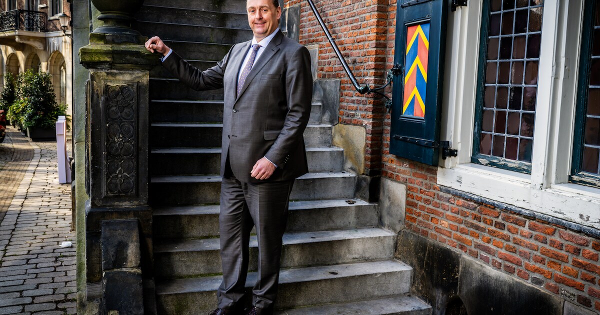 Al sinds 1949 foutje in ambtsketen burgemeester van Vlaardingen
