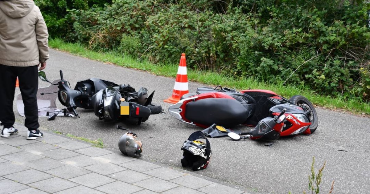Scooters botsten op fietspad in Middelburg