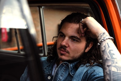 ‘The Voice was leuke springplank geweest’, maar Bergse zanger heeft nu platendeal bij Douwe Bob