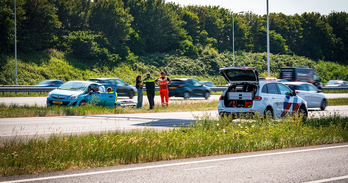 Botsing op A15 bij Barendrecht zorgt voor veel file