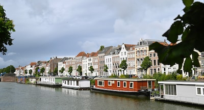 Middelburgse woonboten krijgen tijdelijk een andere plek: ‘Ingrijpende operatie’