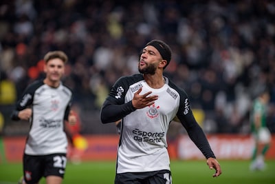 Memphis Depay blijft scoren voor Corinthians: spits van Oranje maakt op heerlijke wijze winnende tegen Palmeiras